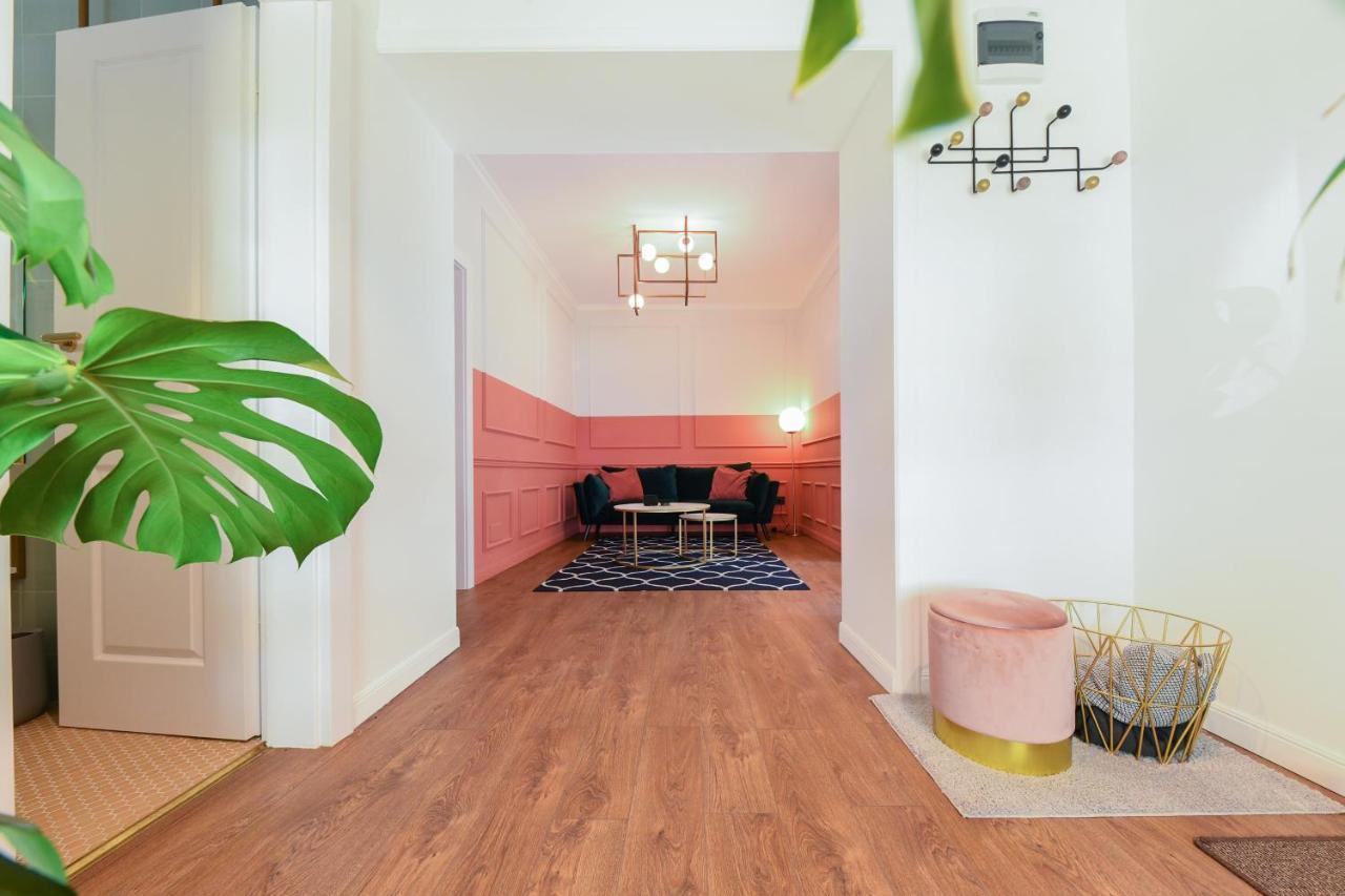 Designer Apartment In The City Center Κλουζ-Ναπόκα Εξωτερικό φωτογραφία